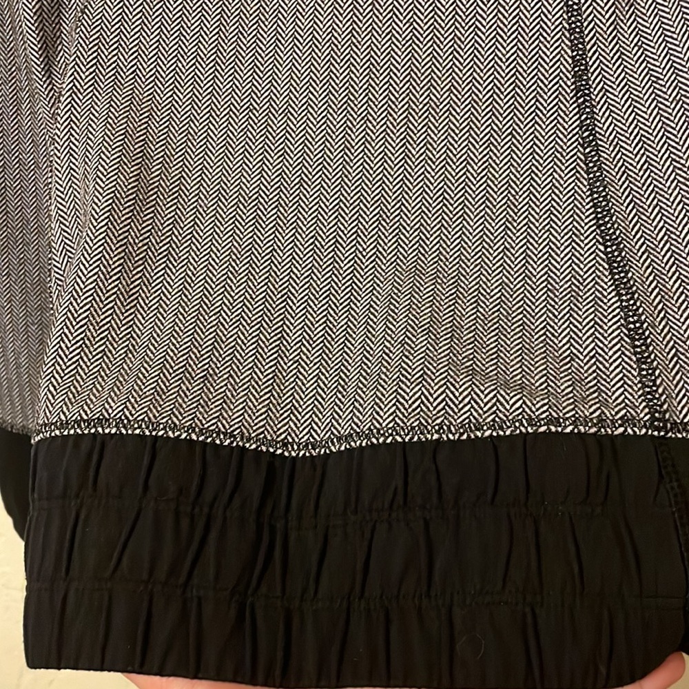 Lululemon pull over hoodie - Picture 8 of 9